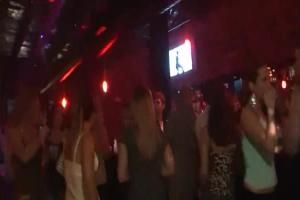 Скриншот к Телки развлекаются в ночном клубе